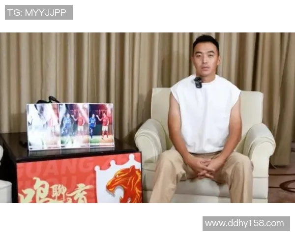 中国国足球员妻子们的生活与支持背后的故事揭秘